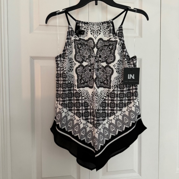 I.N. San Francisco Small Black and White Handkerchief top - Picture 3 of 6